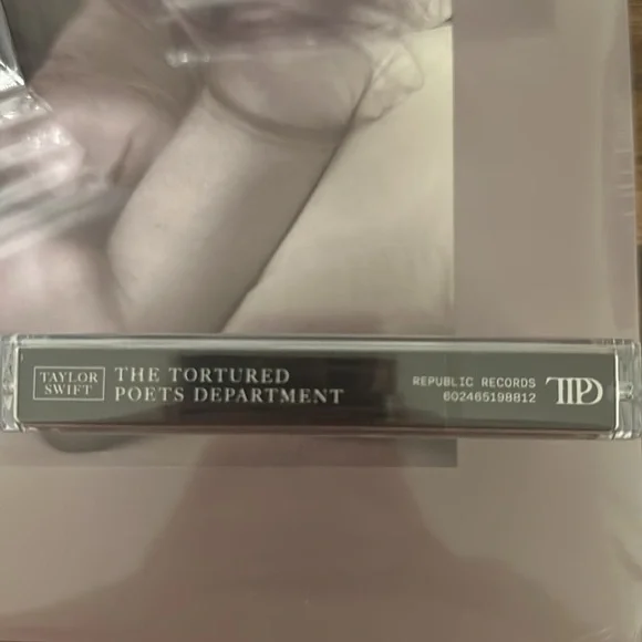 TTPD The Black Dog Cassette Tape - Taylor Swift - Picture 3 of 3